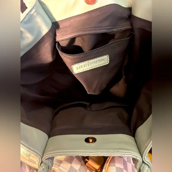 Lulu Dharma mint/pastel green purse - Picture 2 of 7